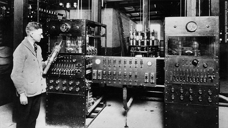 1926 03 Radio telphone transmitter used for test calls
