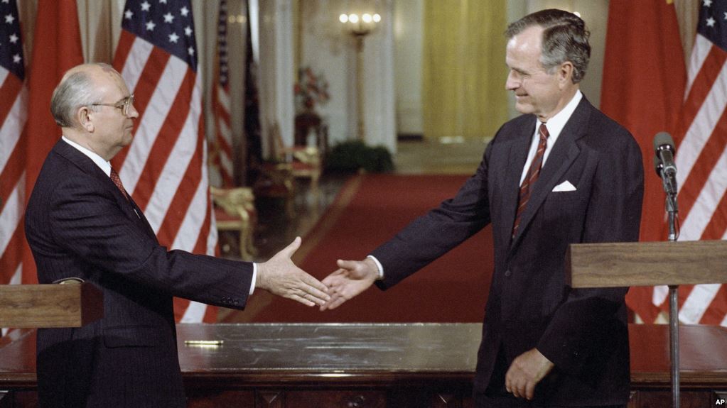 Bush Gorbachev
